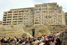 011_stadtmauer_polizei_140903_c_b750.jpg (141531 Byte)