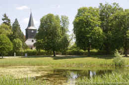 kirche_falkensee_falkenhagen_schuke_040615_c_b1000.jpg (220233 Byte)