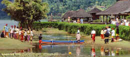 pura_ulun_danu_bratan_see_000898_c_b800.jpg (135960 Byte)