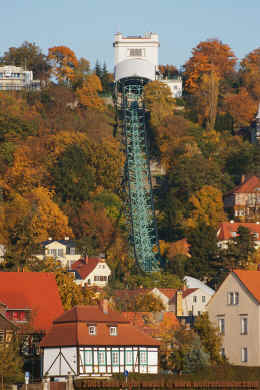 schwebebahn_dd_30102009_c_800.jpg (197630 Byte)